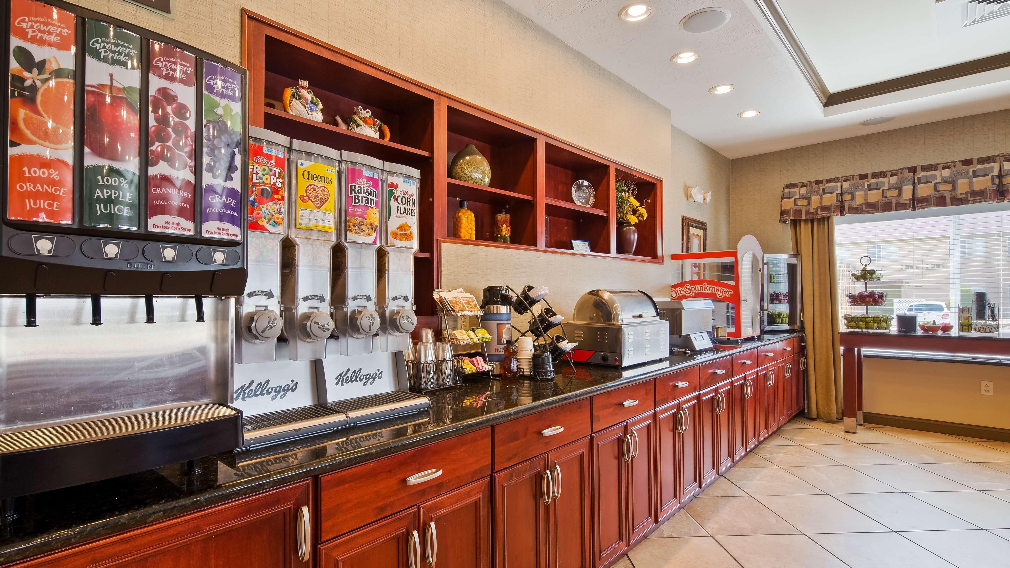 Best Western Plus Montezuma Inn And Suites Лас-Вегас Экстерьер фото