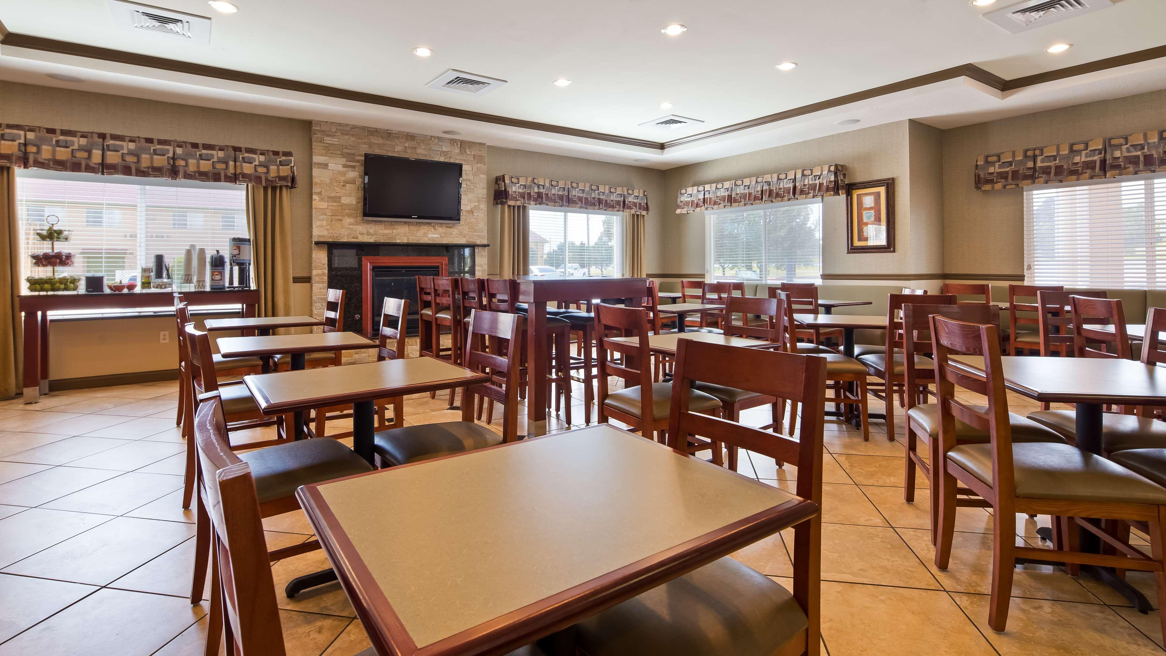 Best Western Plus Montezuma Inn And Suites Лас-Вегас Экстерьер фото